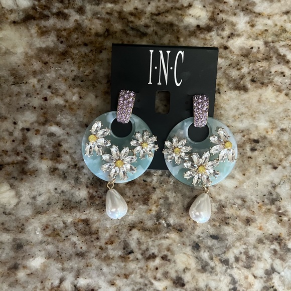 INC International Gold-Tone Mixed Stone Flower&Imitation Pearl Drop Earrings - Picture 5 of 5